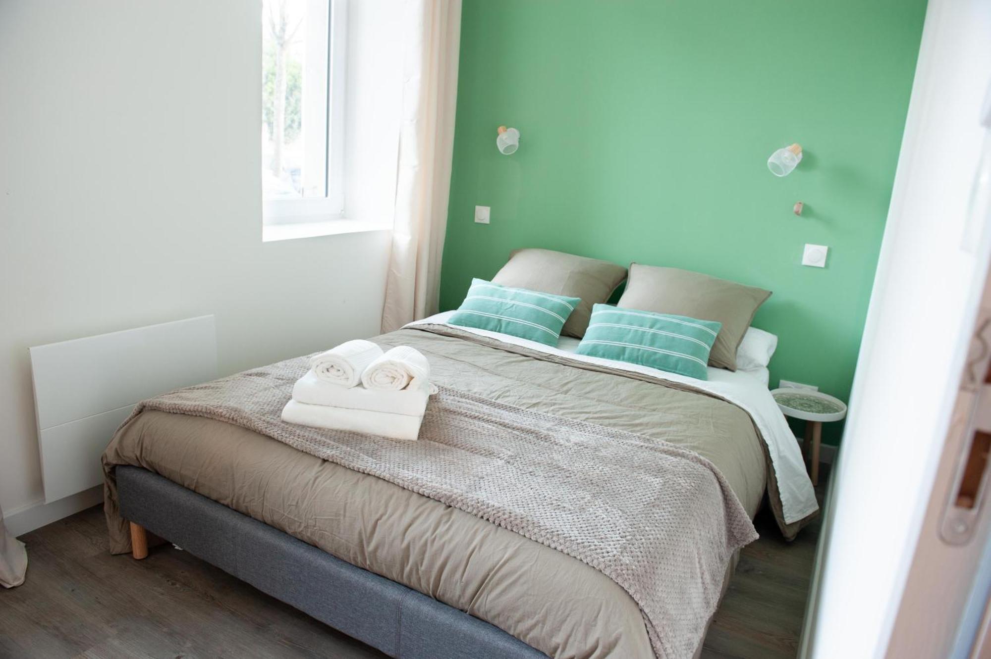 Immeuble De 3 Appartements Avec Cour Interieure ブレスト エクステリア 写真