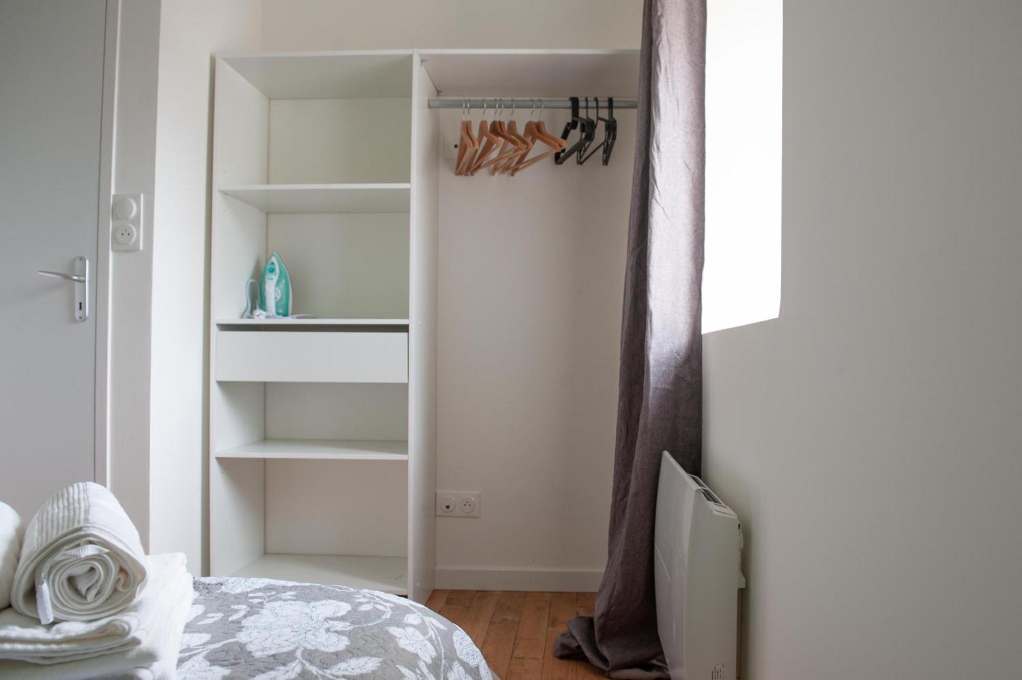 Immeuble De 3 Appartements Avec Cour Interieure ブレスト 部屋 写真