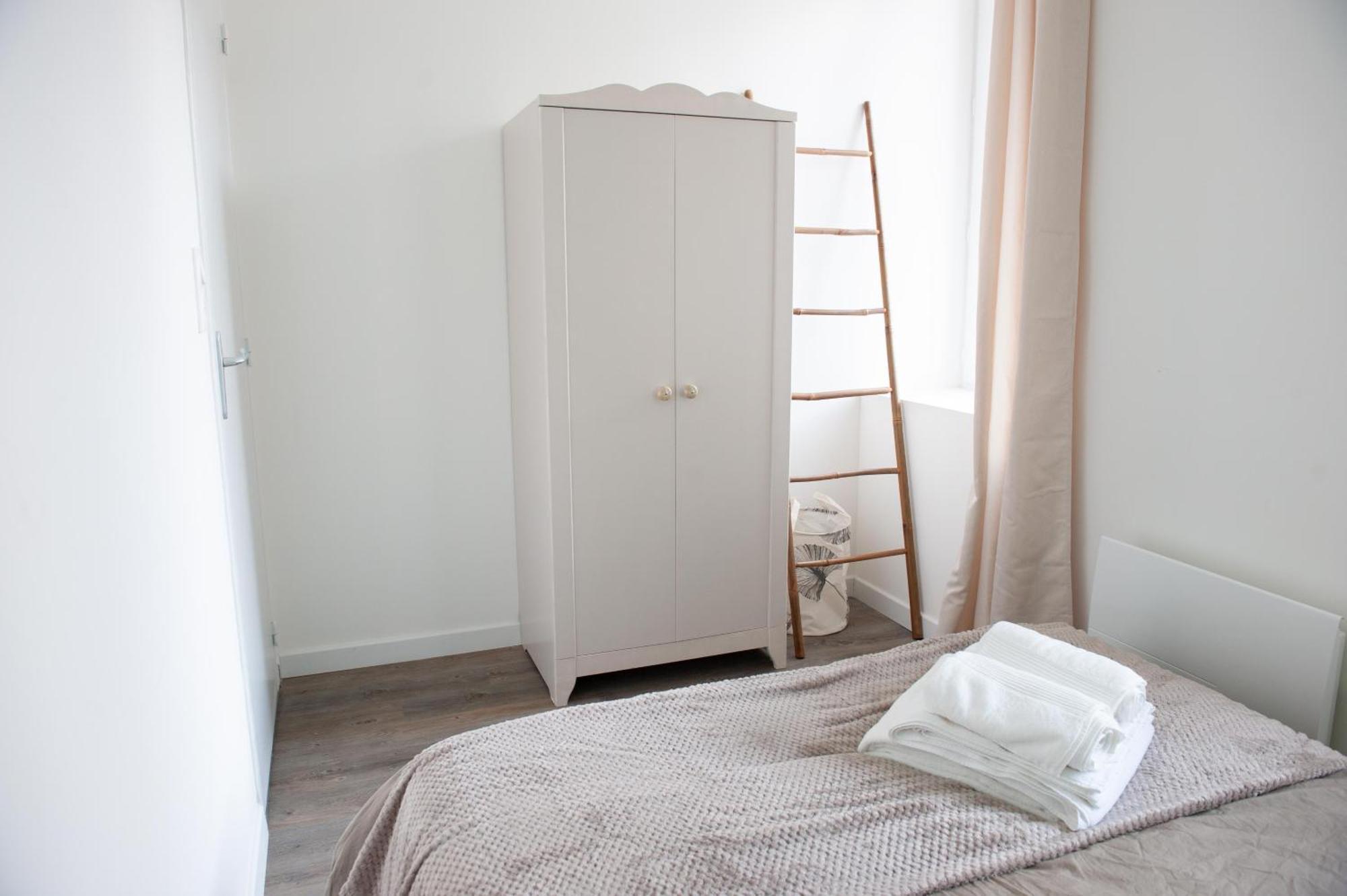 Immeuble De 3 Appartements Avec Cour Interieure ブレスト 部屋 写真