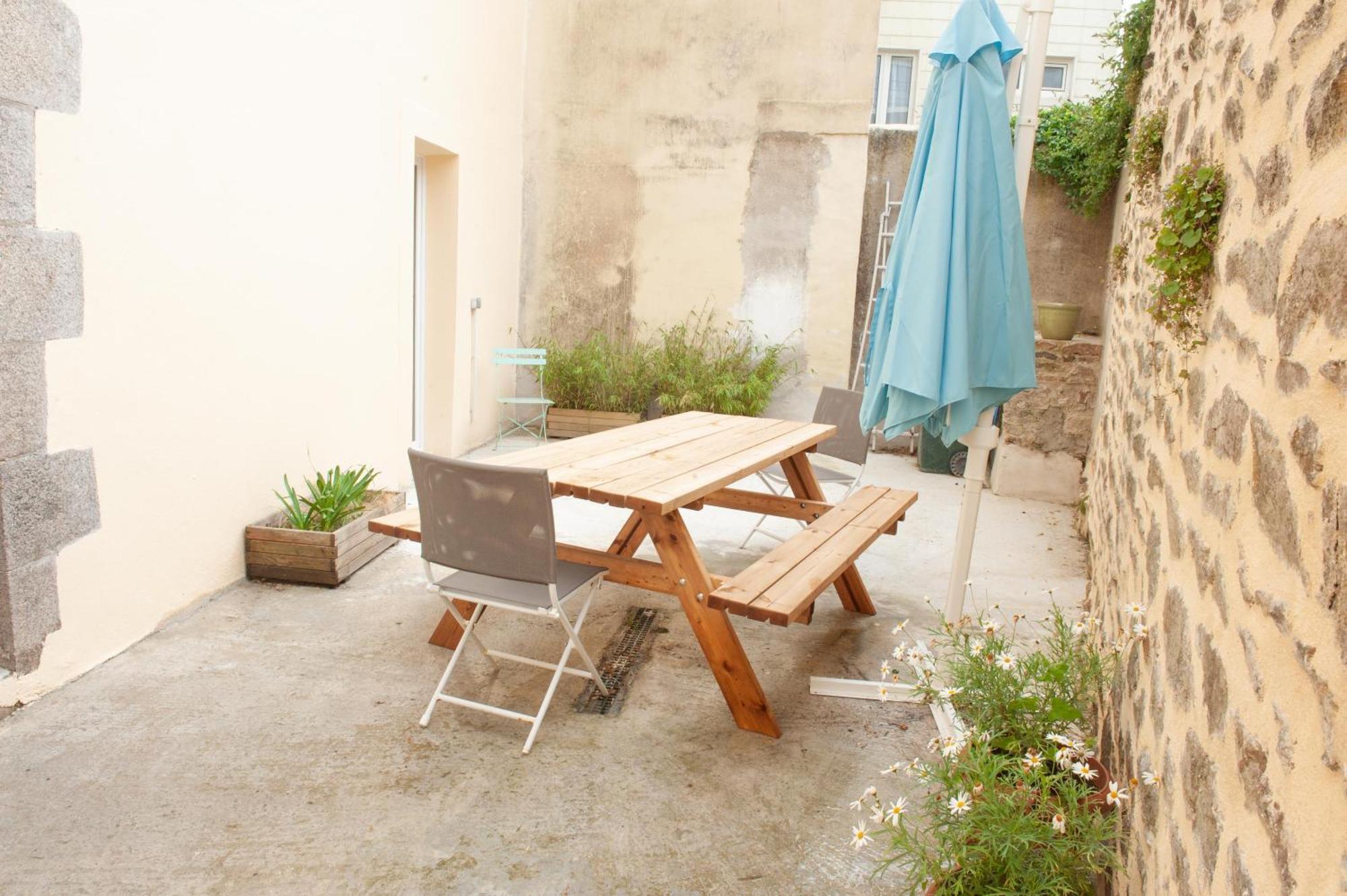Immeuble De 3 Appartements Avec Cour Interieure ブレスト エクステリア 写真