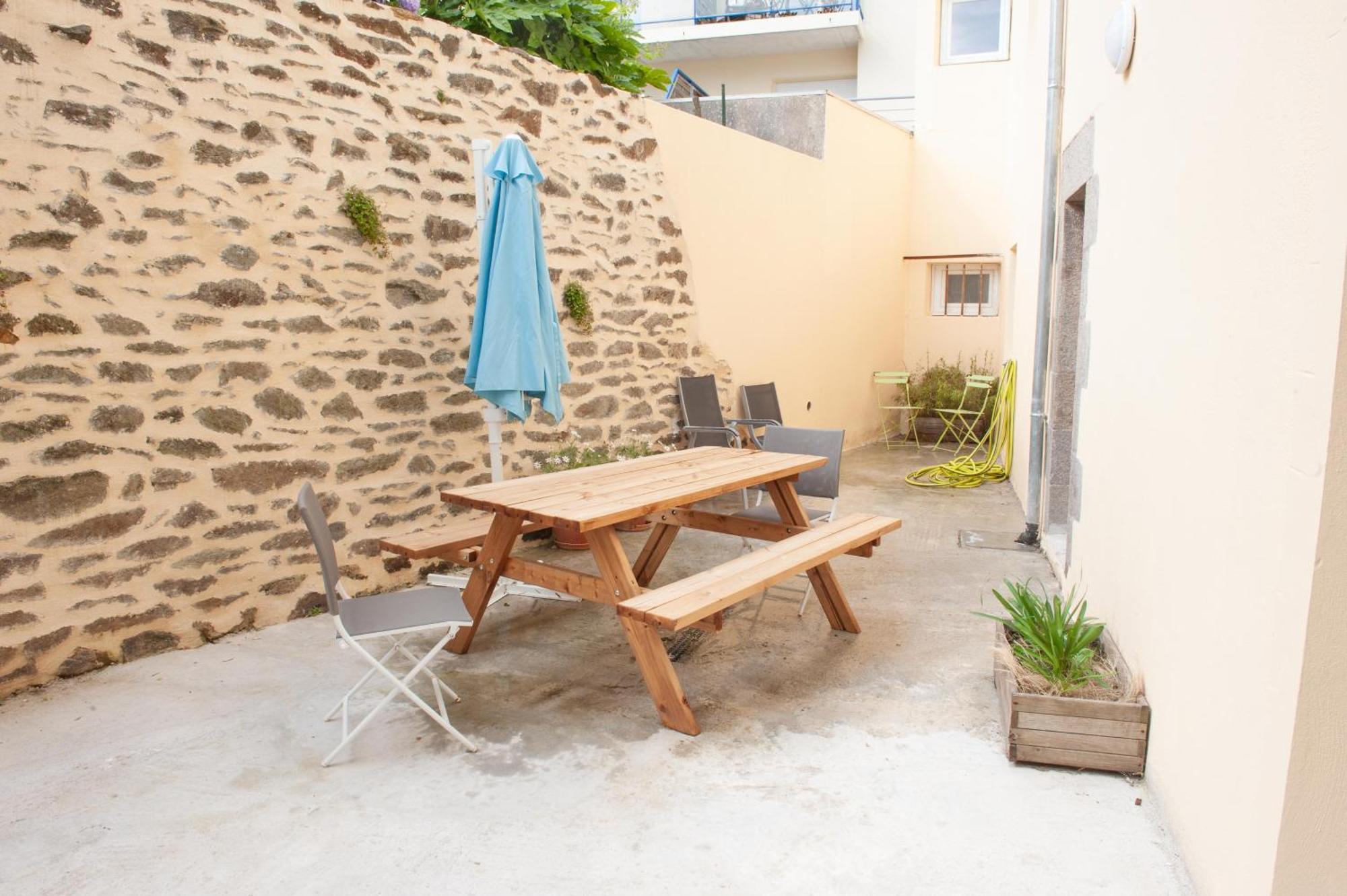 Immeuble De 3 Appartements Avec Cour Interieure ブレスト エクステリア 写真